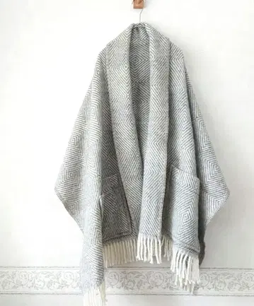 LAPUAN KANKURIT 포켓 부착 숄 MARIA 그레이 미사용