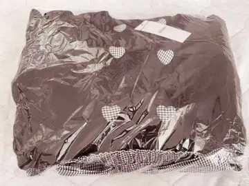 Pium 하트 버튼 리본 벨트 샤기 코트 블랙 믹스