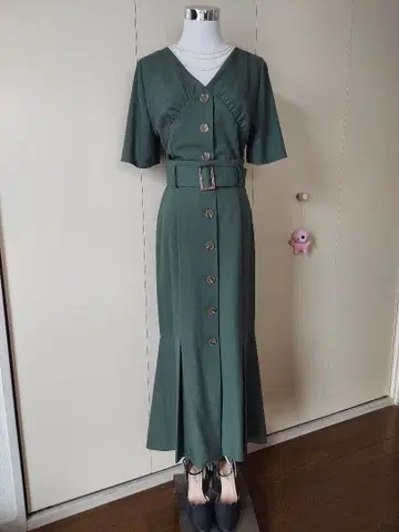 그린 버튼 포함 스커트 셋업