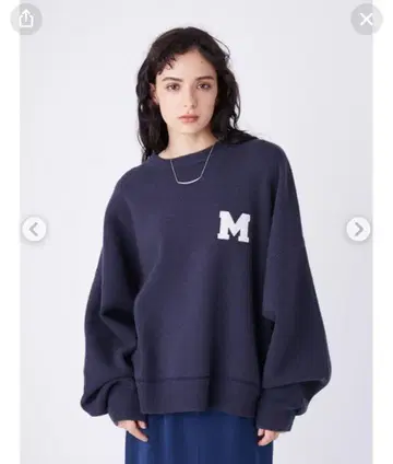 Mila Owen 미라 오웬 트레이닝복처럼 보이는 니트