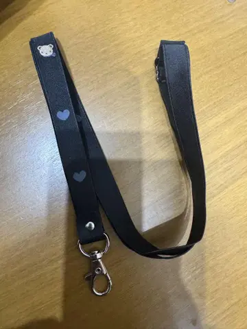 새상품 파밀리아 넥스트랩 검정 블랙 스트랩