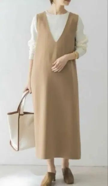 URBAN RESORT 베이지 슬리브리스 롱 원피스