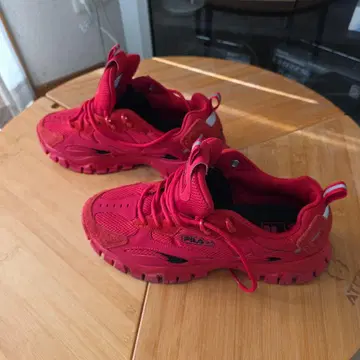 FILA 하이컷 스니커즈 레드