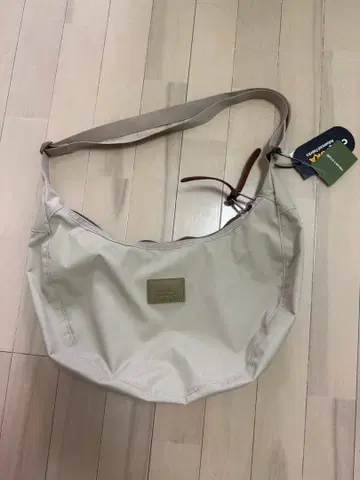 Gregory 숄더백 베이지