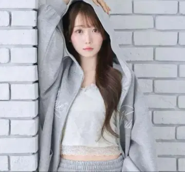 로제 뮤즈 Logo 3d embroidery 후드티