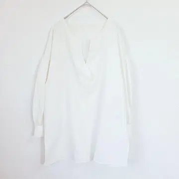 SALON 화이트 튜닉 셔츠 프리 슬릿 V넥 긴팔
