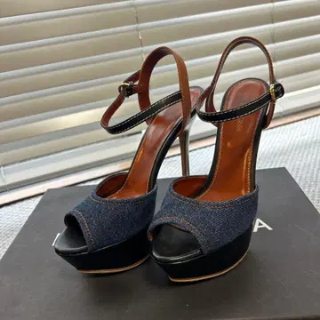 세르지오로시 데님 하이힐 샌들