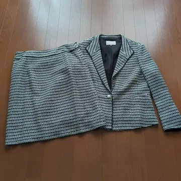 스커트 셋업 블랙과 화이트 체크와 라메