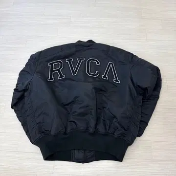 ALPHA 플라이트 자켓 RVCA 콜라보 MA-1