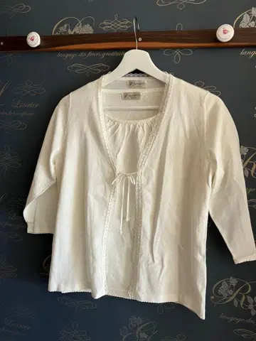 화이트 가디건 T셔츠 세트