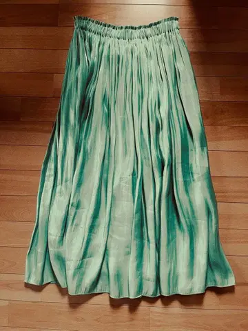 Hampsted 무릎 아래 기장 그린 플리츠 스커트 (사이즈 1)