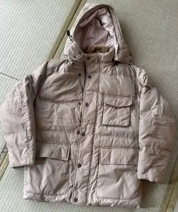 크로커다일 베이지 다운 자켓 후드 탈부착 가능 하자 있음