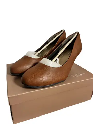 [ 새상품 ] Lino blanco 브라운 펌프스 23.5cm