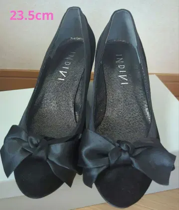 INDIVI 벨로아 펌프스 리본 포함 펌프스