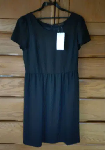 블랙 반팔 무릎 기장 원피스 미사용 택 포함