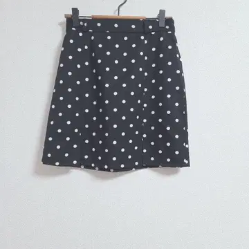 continuer de NICE CLAUP 도트 무늬 무릎 기장 블랙 M