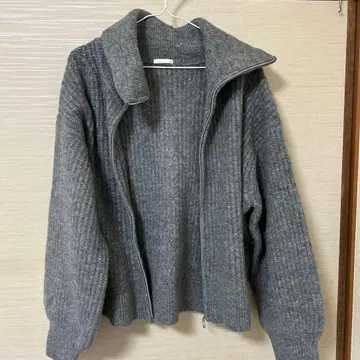 그레이 니트 스웨터 지퍼 포함