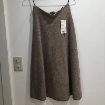 유니클로 수플레얀 플레어 스커트 UNIQLO 수플레얀 스커트