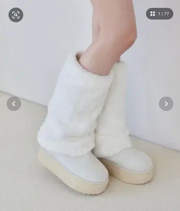 화이트 퍼 통굽 어그 부츠 NICE CLAUP 정가 11000엔