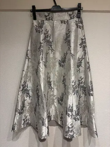 FRAY I.D 실버 플레어 스커트