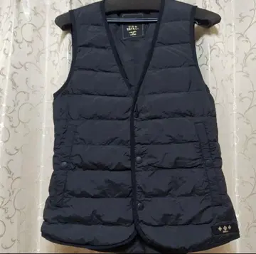 TATRAS 블랙 다운 베스트 퀼팅