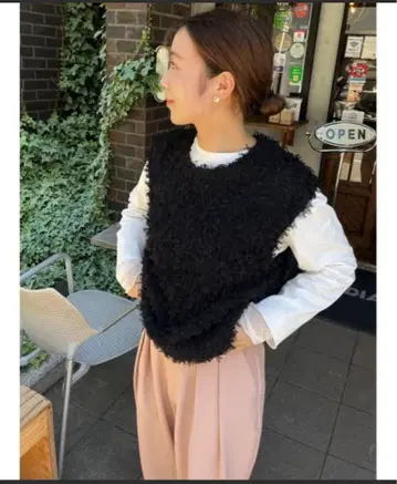 튤 페더 니트 베스트