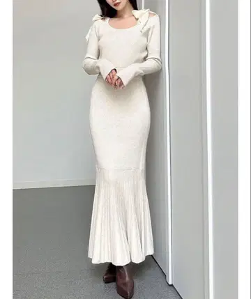 [ 미사용 새상품 ] 리젝시 RESEXXY 빅 리본 니트 원피스 아이보리