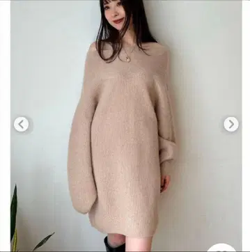 새상품급 프레이 아이디 라쿤 2025 오프숄더 니트 미니 원피스 베이지