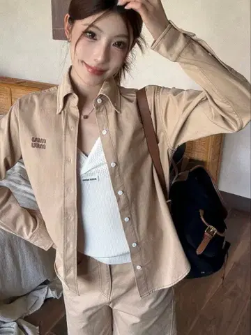 새상품급 베이지 셔츠 Msize