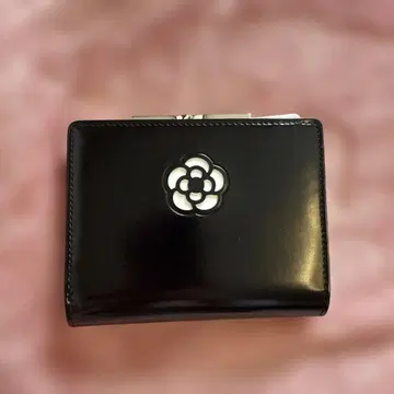 미사용 새상품 CLATHAS 블랙 이단 접이식 지갑