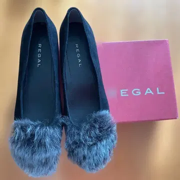 REGAL 블랙 퍼 플랫슈즈