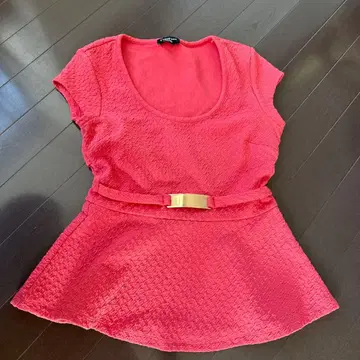 bebe 코랄 핑크 반팔 상의