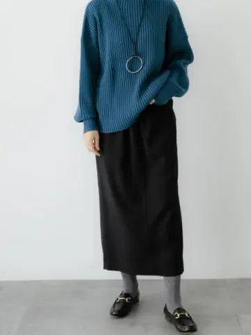 [ UR TECH ] 드로스트 타이트 스커트 BLACK 어반 리서치