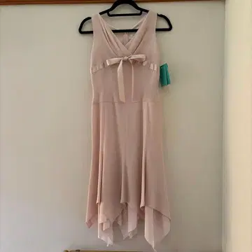 핑크 V넥 드레스 리본 포함