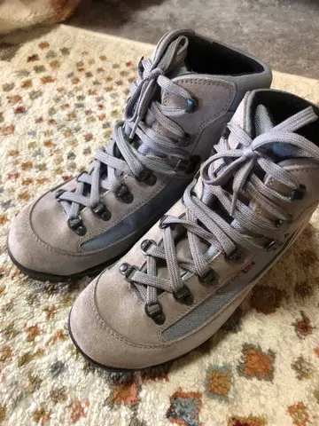AKU 등산화 GORE-TEX 그레이 24.5