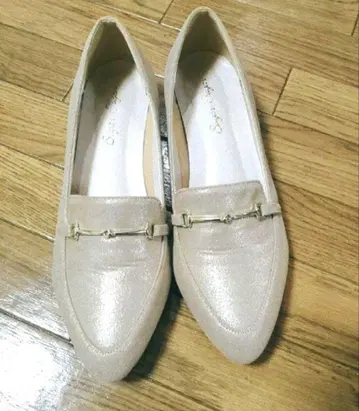 라메 골드 펌프스 거의 미사용