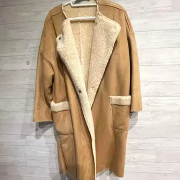 어반 리서치 / 무스탕 코트 / 베이지