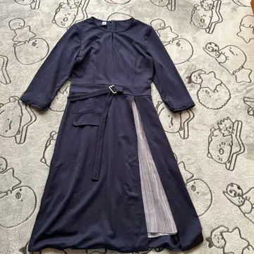 네이비 긴팔 무릎 기장 원피스 벨트 포함