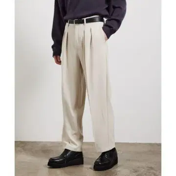 베이지 플리츠 와이드 팬츠