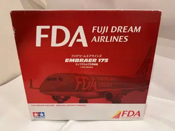 타미야 FDA EMBRAER 175 1/100 스케일 모델 완성품