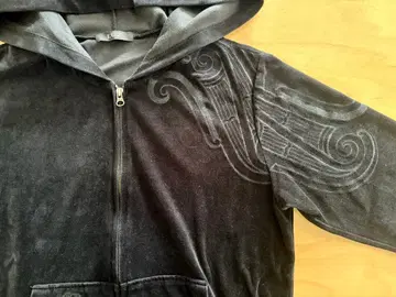 LUZ 후드 부착 후드티 블랙