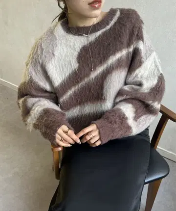 [Thevon] 뉴앙스 패턴 샤기 니트