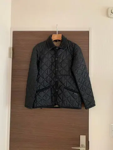 LAVENHAM 블랙 퀼팅 자켓