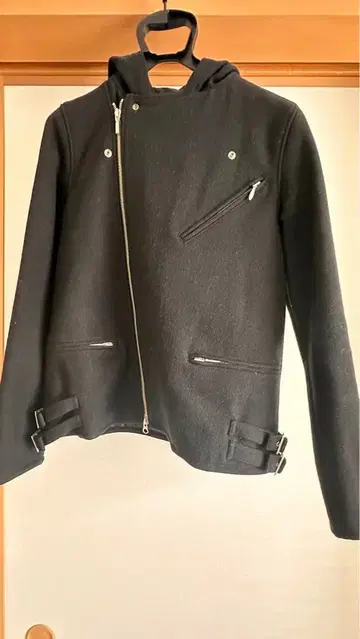 후드 부착 더블 라이더 자켓 블랙