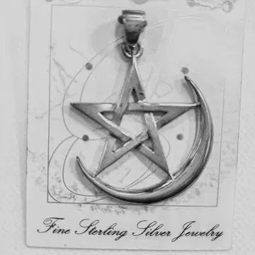 PS: Maiden Moon Pentagram Pendant 여성스러움