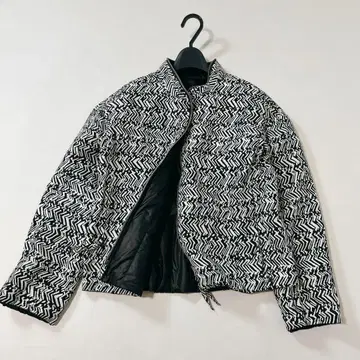 최근 발매 상품 새상품급 코시노 히로코 리버서블 다운 자켓