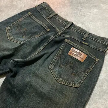 [ Wrangler ] 랭글러 빈티지 가공 스트레치 데님 팬츠 31