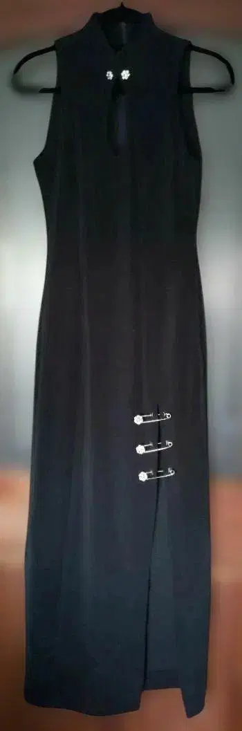 [ 미사용 새상품 ] 슬리브리스 블랙 스트레치 맥시 드레스 148cm