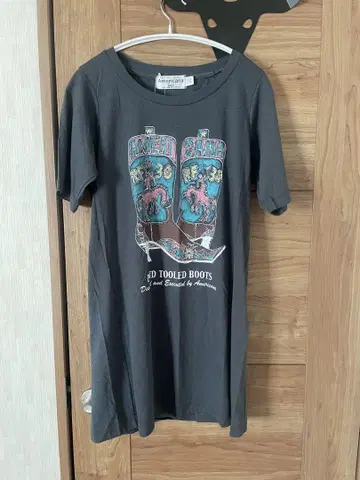 Americana T셔츠 새상품 차콜 그레이 택 포함