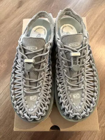 KEEN UNEEK 내추럴 그레이 24.5cm